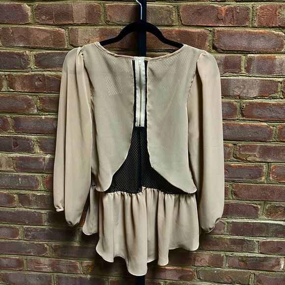 Manito Taupe 3/4 Sleeve Peplum Blouse NWT - Picture 3 of 4